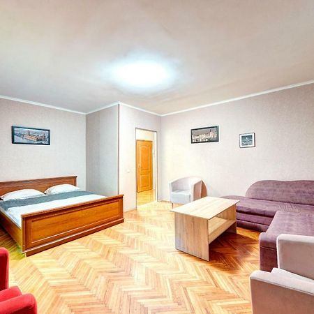 Apartments Near The Palace Of Sports Kiev Esterno foto