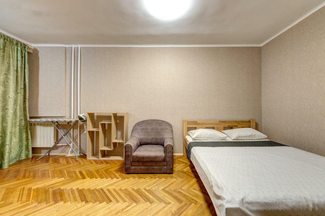 Apartments Near The Palace Of Sports Kiev Esterno foto