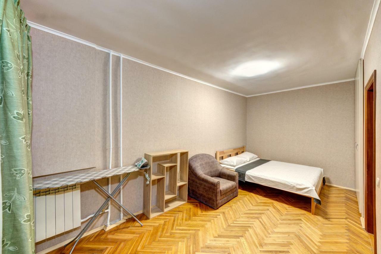 Apartments Near The Palace Of Sports Kiev Esterno foto